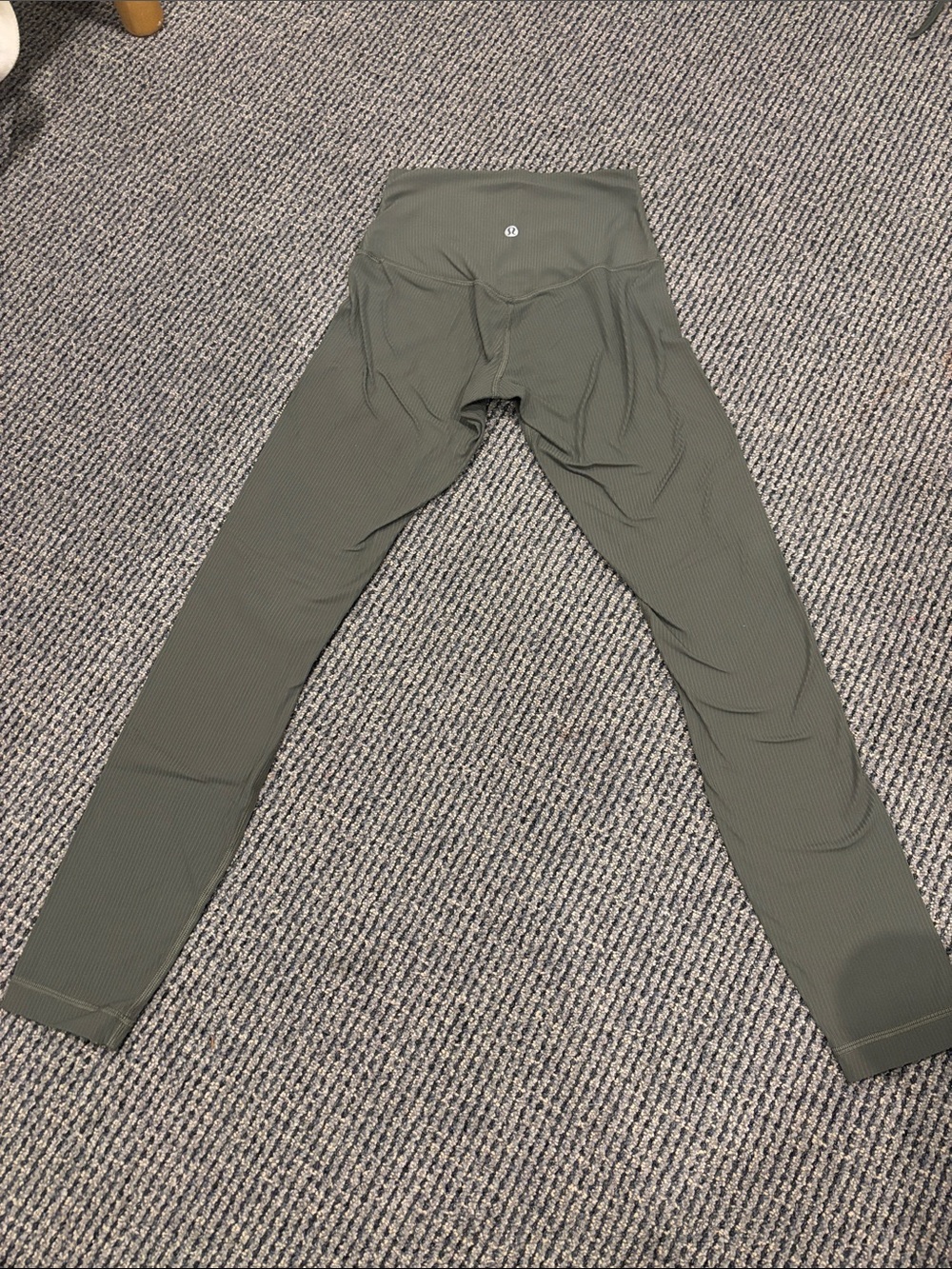 lululemon athletica women’s Olive Ribbed align
